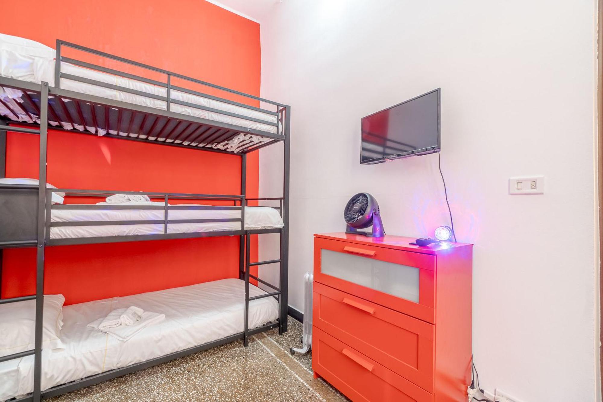 La Fortuna Roomy & Panoramic Balcony Apartment Genoa