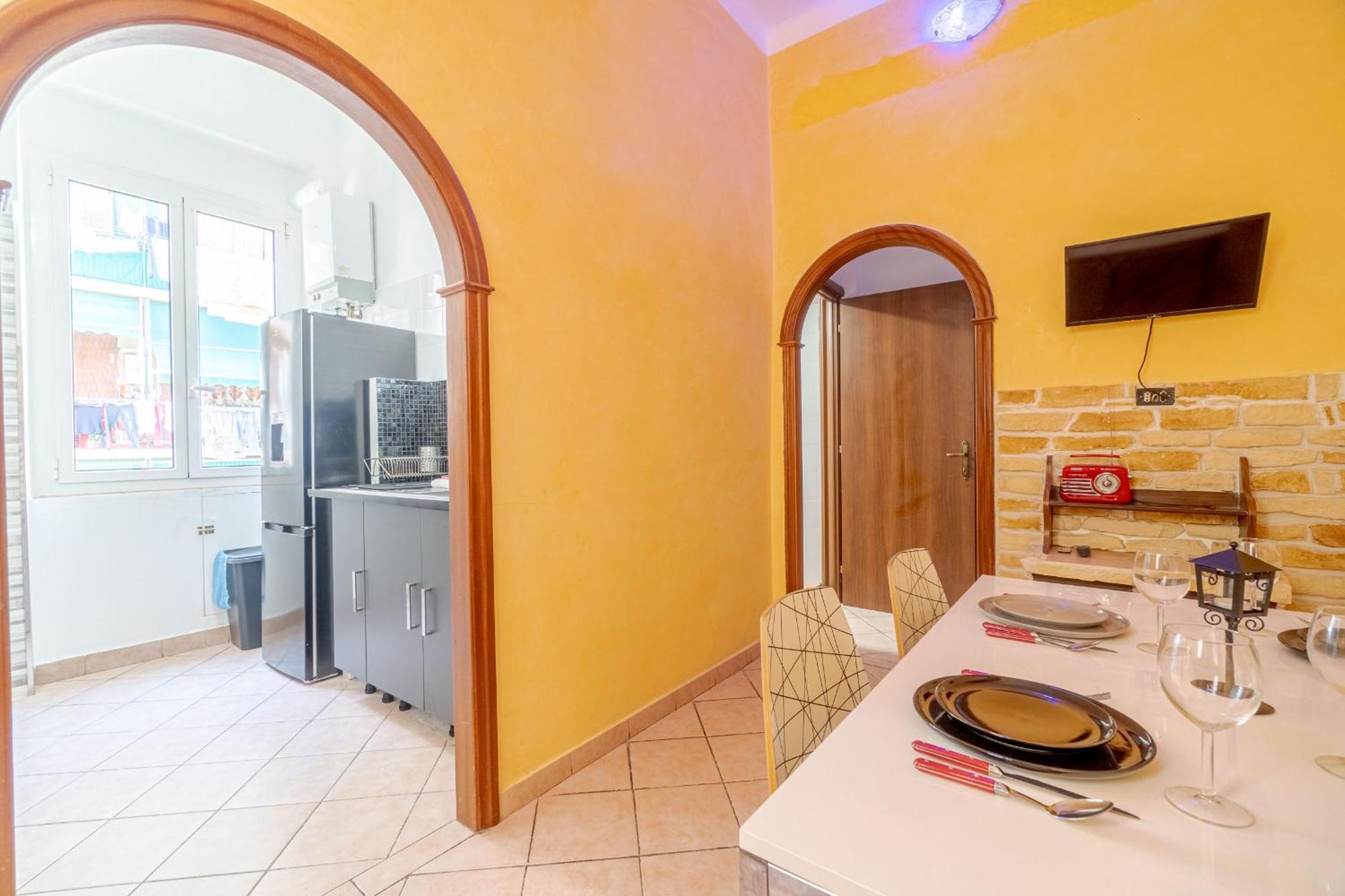 La Fortuna Roomy & Panoramic Balcony Apartment Genoa