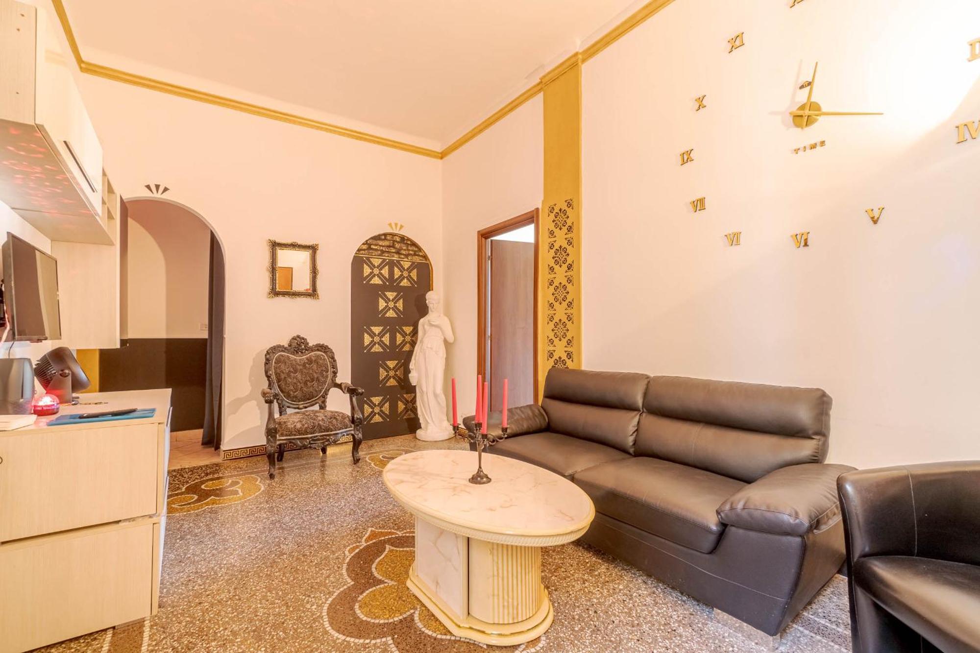 Apartment La Fortuna Roomy & Panoramic Balcony Genoa